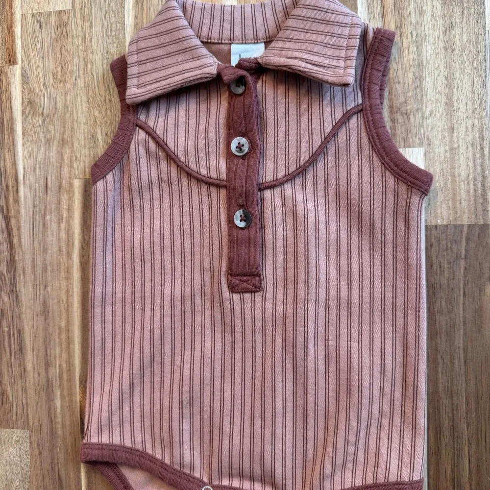 Kate Quinn Organic Cotton Ribbed Sleeveless Polo Bodysuit‎ Mauve Stripe 3-6M NWT